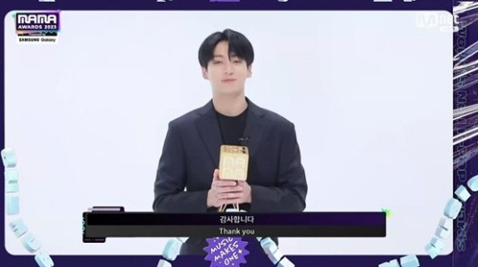 [종합] "더 큰 하나로 만나" BTS, 8년 연속 '마마' 대상→완전체…