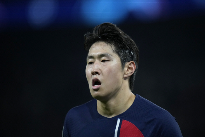 [UCL현장리뷰]'음바페 PK동점골' PSG, 뉴캐슬과 1대1. 이강인 …