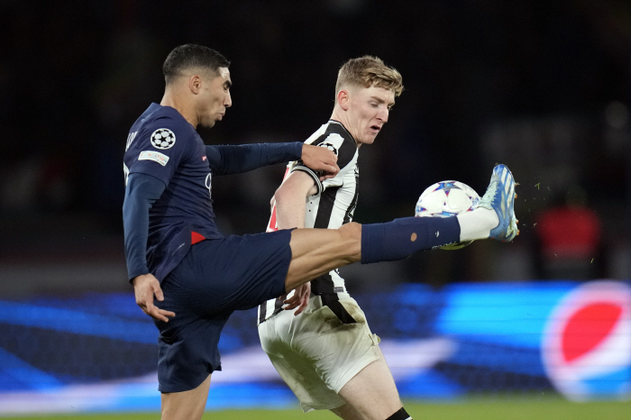 [UCL현장리뷰]'음바페 PK동점골' PSG, 뉴캐슬과 1대1. 이강인 …