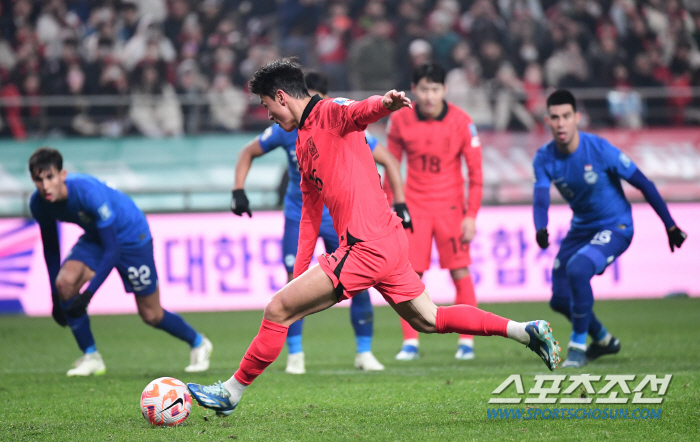 "위기 때 더 강하다" 황의조, 국가대표 일시 자격정지→미친 중거리 3호…