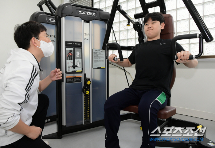 "모두의 스포츠를 위해!" 서울대 지체장애PT 전용짐 '인클루짐'을 아시…