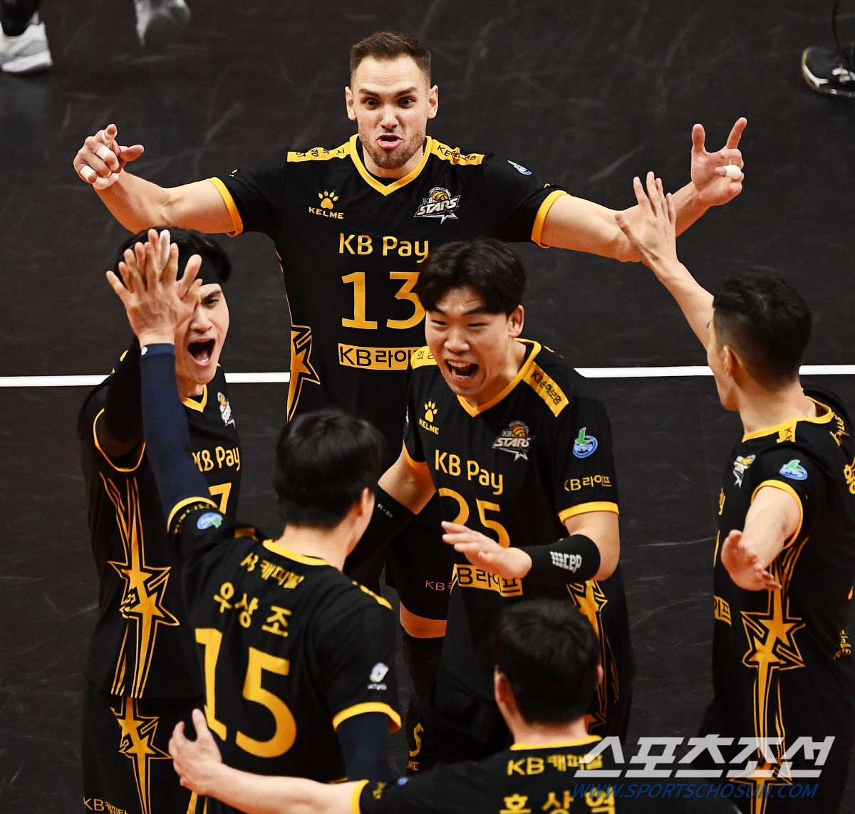 비예나 혼자 30점 그러나... KB손해보험 속절없는 11연패. OK금융…