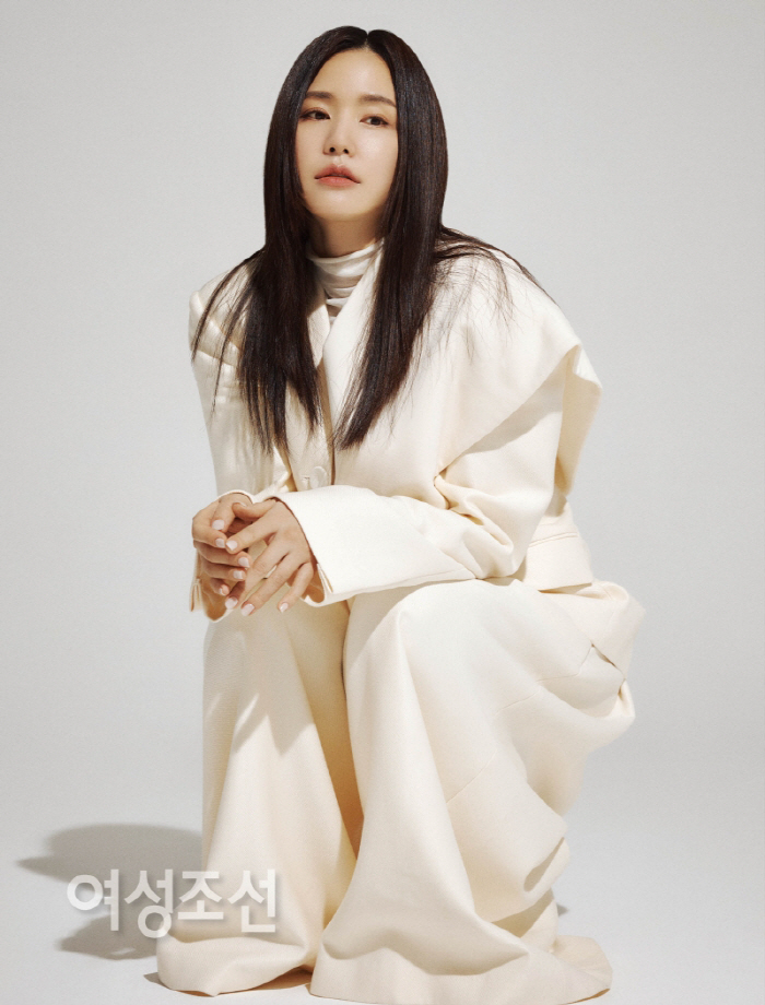 공현주 "쌍둥이 육아로 인간의 한계 극복하는 경험 中..보람있다" [화보…