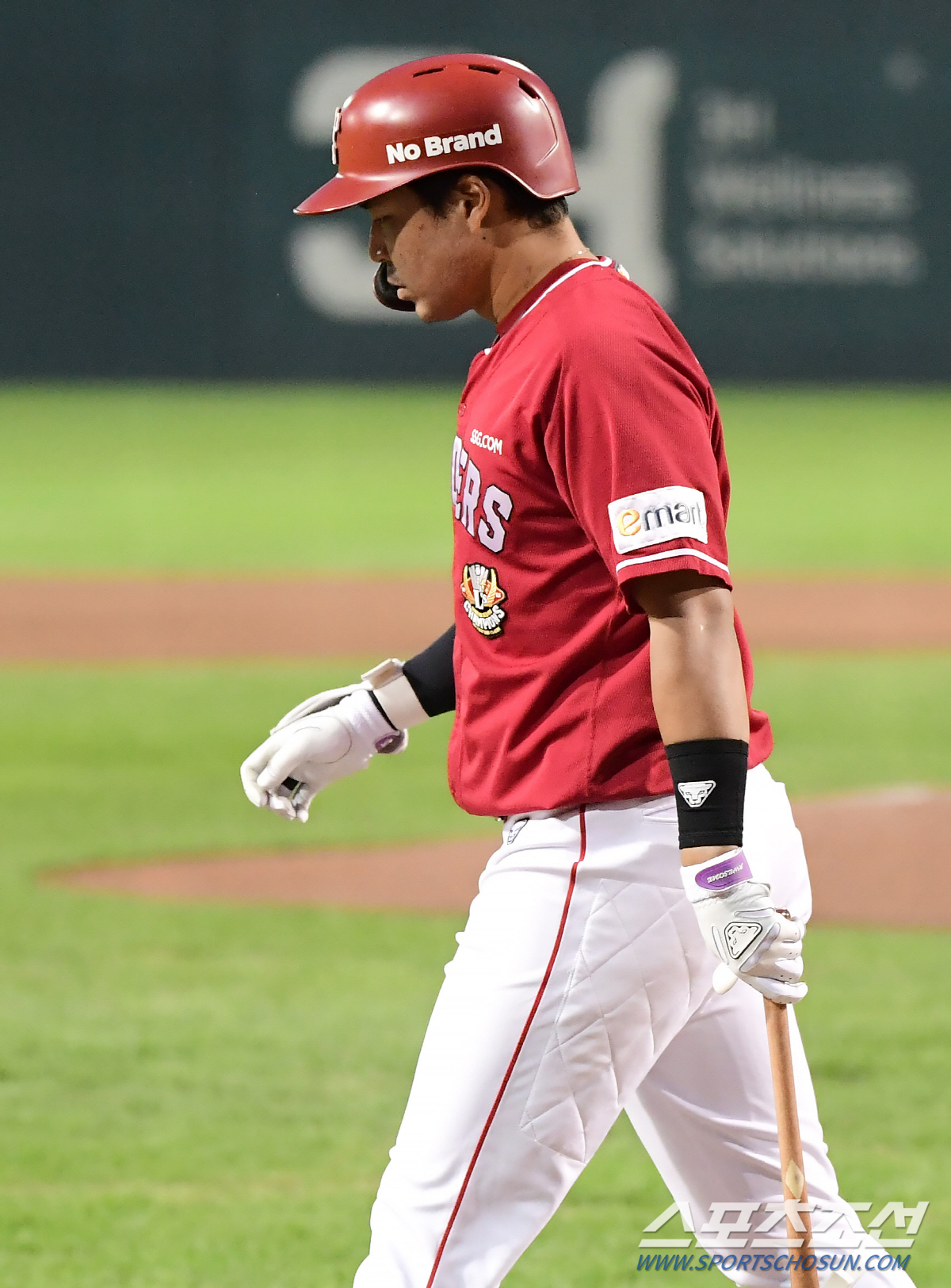 "영구결번 예정이었다" 한화로 간 레전드 김강민 '3000만원 최저연봉'…