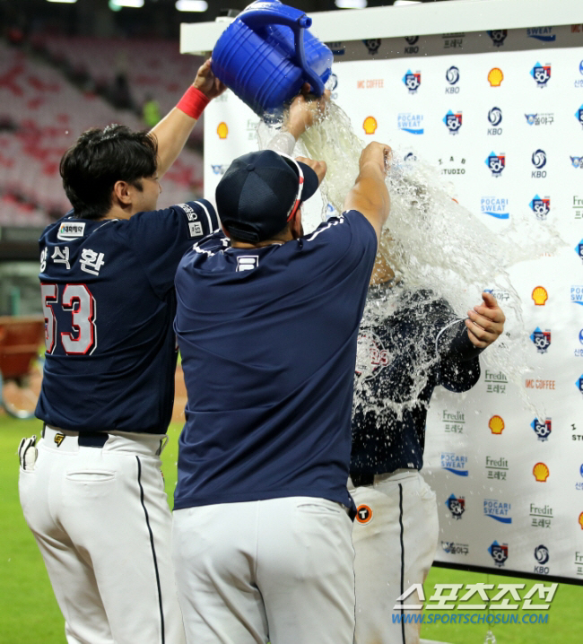 [단독] 'FA 최대어' 양석환, 두산 남는다…4+2년 계약 합의 '20…
