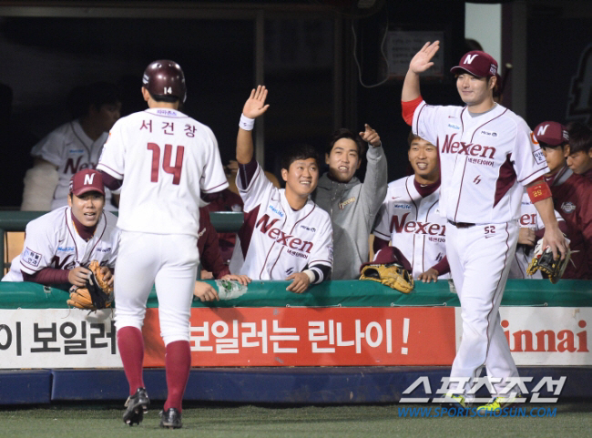 201안타-135득점 신기록에 MVP 신화, '무적' 서건창 이대로 끝인…