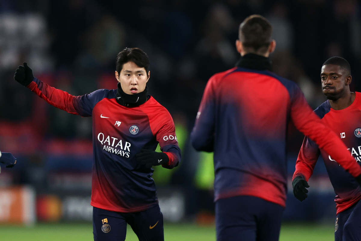 "음바페 질투하지 않길"...PSG, '메시 닮은 슈퍼스타' 이강인 위해…