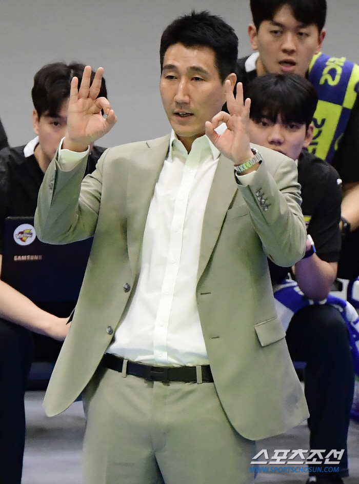 '1096일만에 다시 맛본 굴욕' 범실 쏟아진 KB손보, 창단 최다 타이…