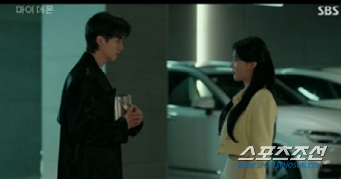 엔딩 속 女 주인공들, 대변신…'정전 키스 vs 장례식장 프러포즈', 男…