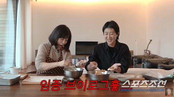 "그건 무식한거다". 최화정, 선크림도 없다는 홍진경에 '관리' 강력 권…
