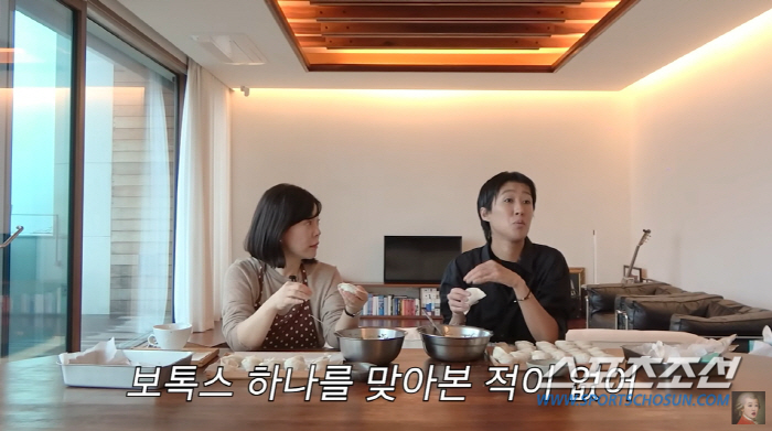 "그건 무식한거다". 최화정, 선크림도 없다는 홍진경에 '관리' 강력 권…