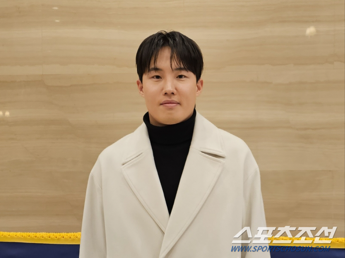 '몰래 온 손님' FA 임에도 올수 밖에 없었던 천상 'LG맨' 그런데 …