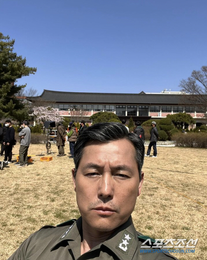 "그렇게 하면 안되죠!". 정우성, 경호원에게 정색…비주얼 보다 더 완벽…