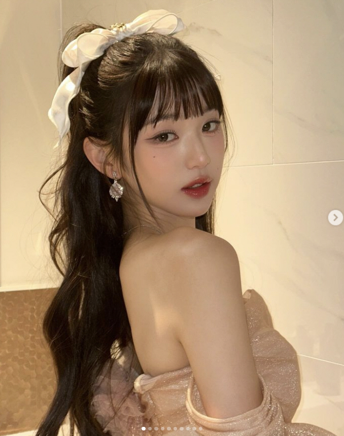 장원영 'CG 같은 인형 미모' 여리여리 몸매도 '살짝'