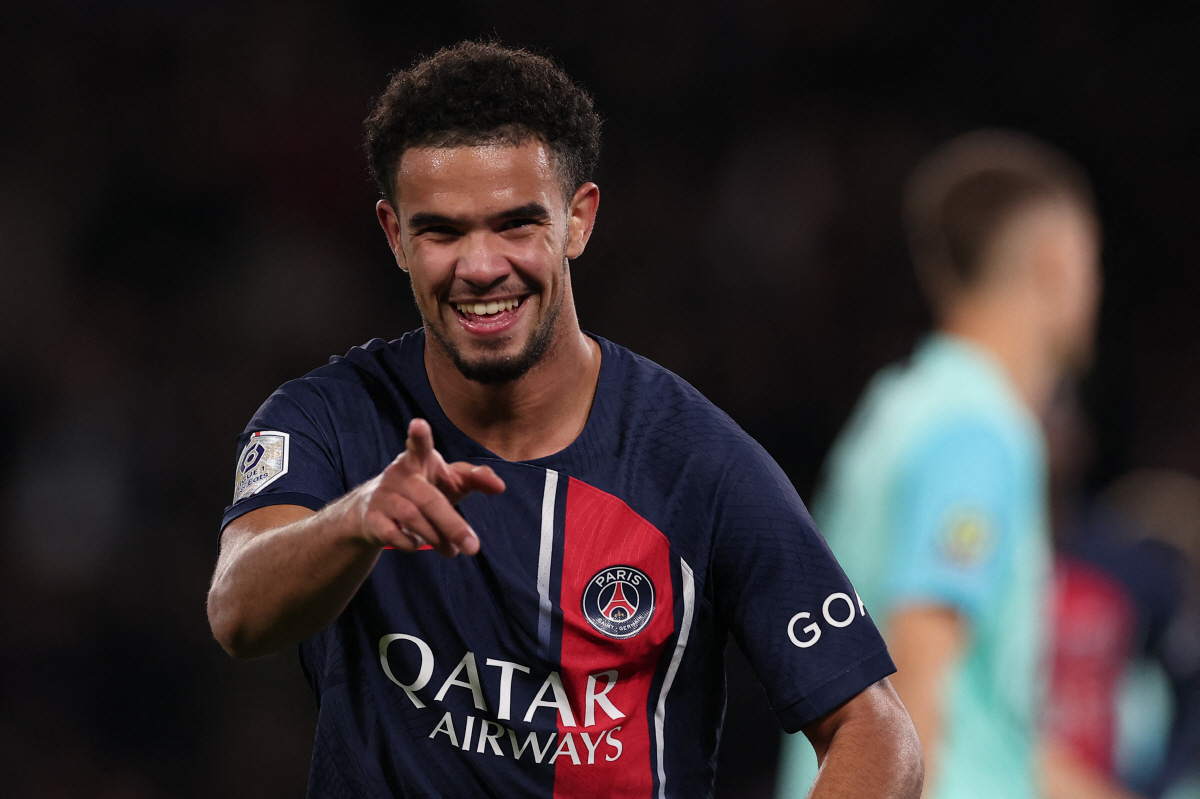 PSG '언성 히어로' 이강인, 음바페 동생에게 주전 자리 위협?..."…