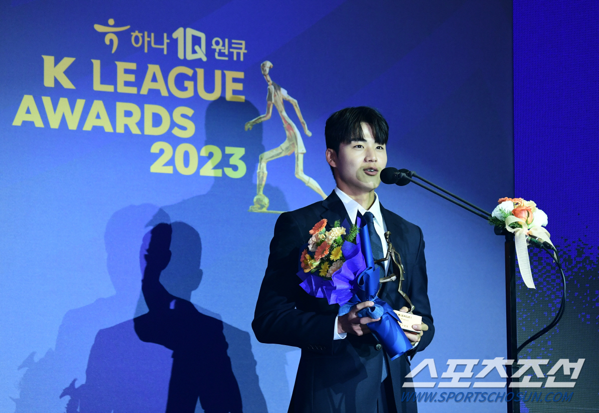 '감독상' 홍명보 "설영우 MVP, 쉽지는 않을 것 같다" 미소