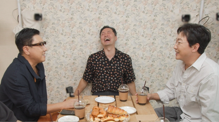 '치매의심 증상 고백' 김창옥, 스킨십 방법 잊은 이상민에 명쾌한 답변(…