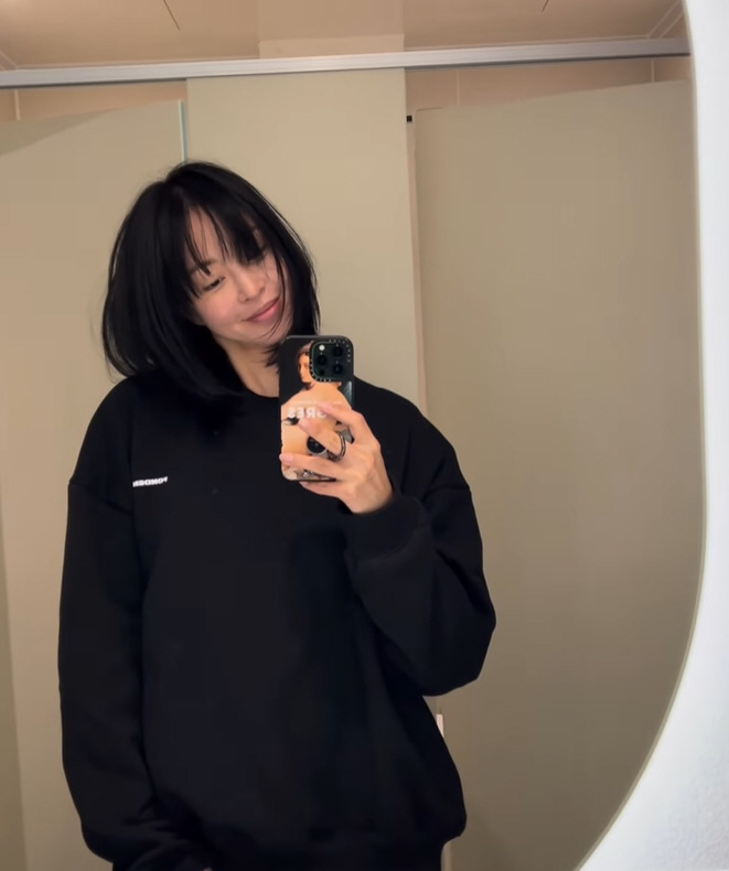 '10세 연하♥' 한예슬, 긴 머리 지겹다더니 싹둑 '더 짧아진 머리'.…