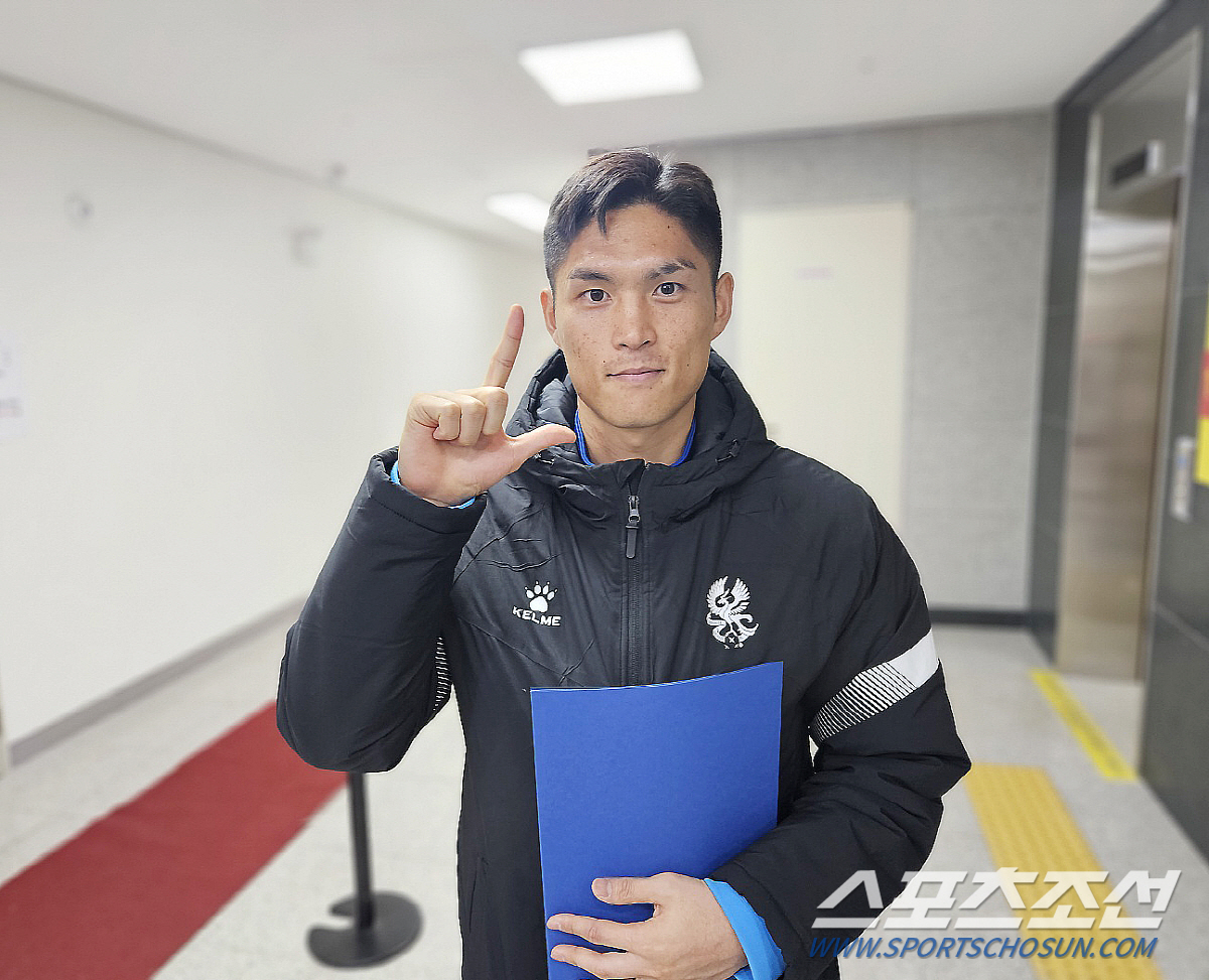 '26세에 프로데뷔→29세에 국대데뷔→30세에 해외진출?' 랩하는 축구선…