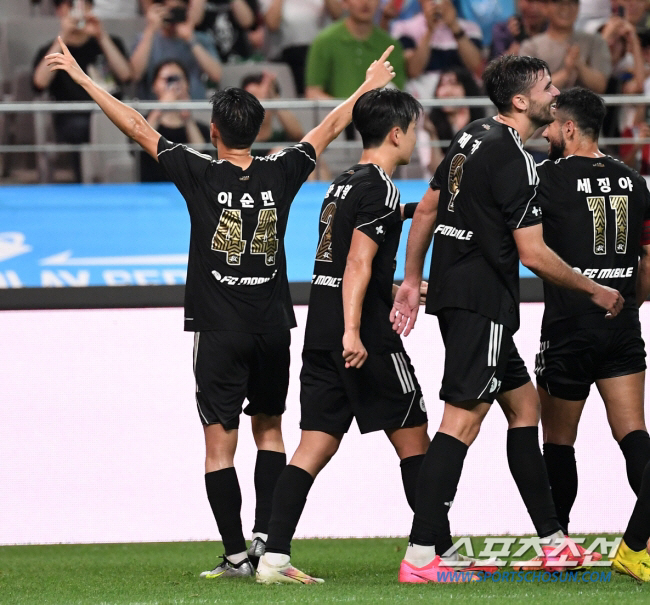 '26세에 프로데뷔→29세에 국대데뷔→30세에 해외진출?' 랩하는 축구선…