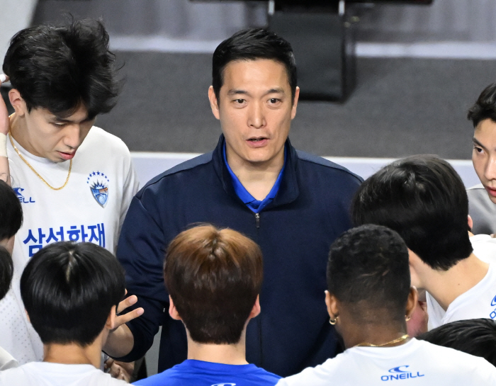 과감한 리드→깜짝 2단공격까지 '쾅' "세터 데뷔전이에요!" 함박웃음 지…