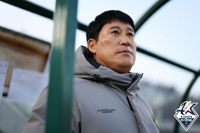 [현장 인터뷰]최정예 내세운 고정운-윤정환 감독의 이구동성 "1차전에서 …