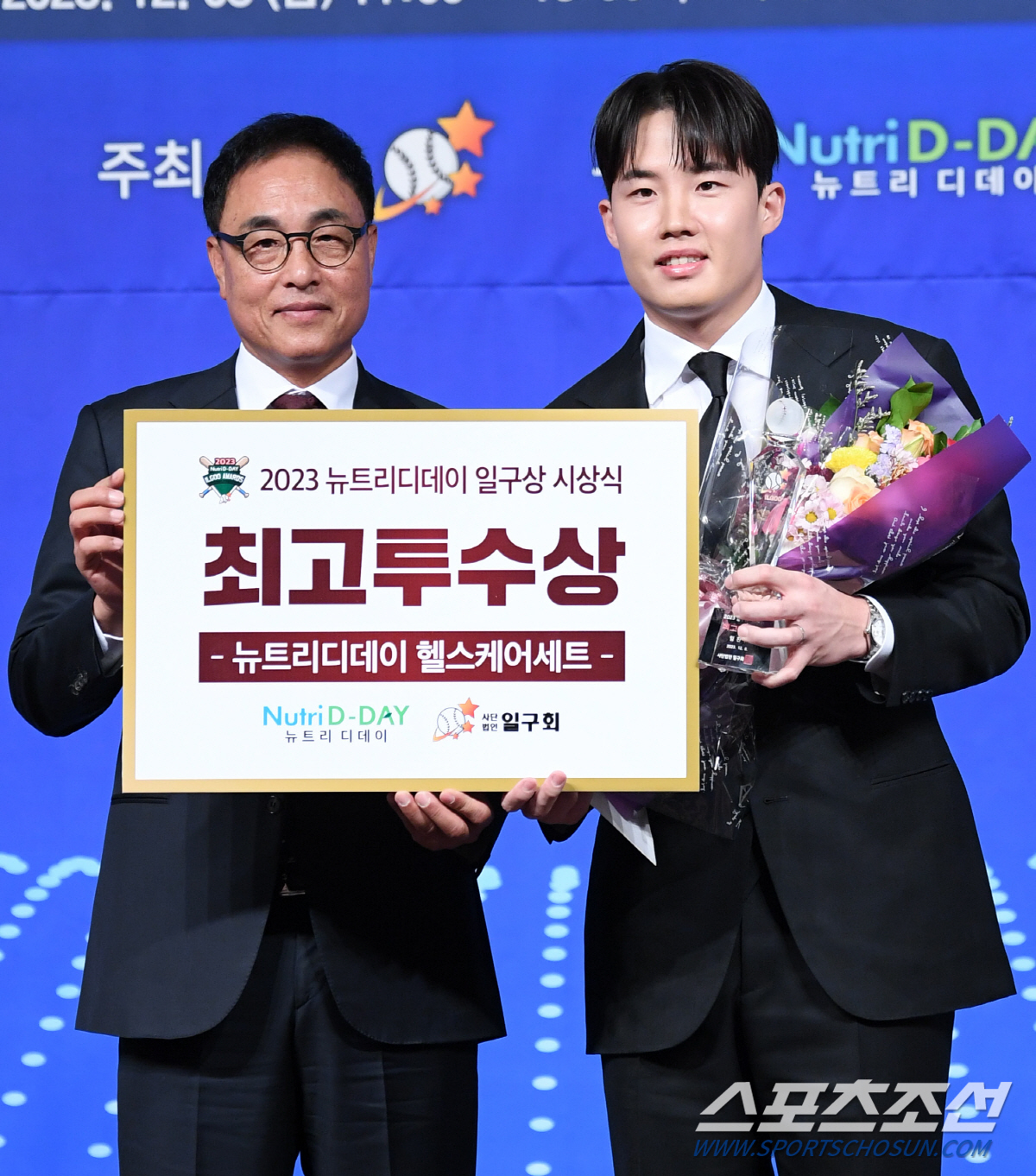 '찬규야 온 김에 도장 찍고 가라' 차명석 단장 러브콜에 '집에 도장 놓…
