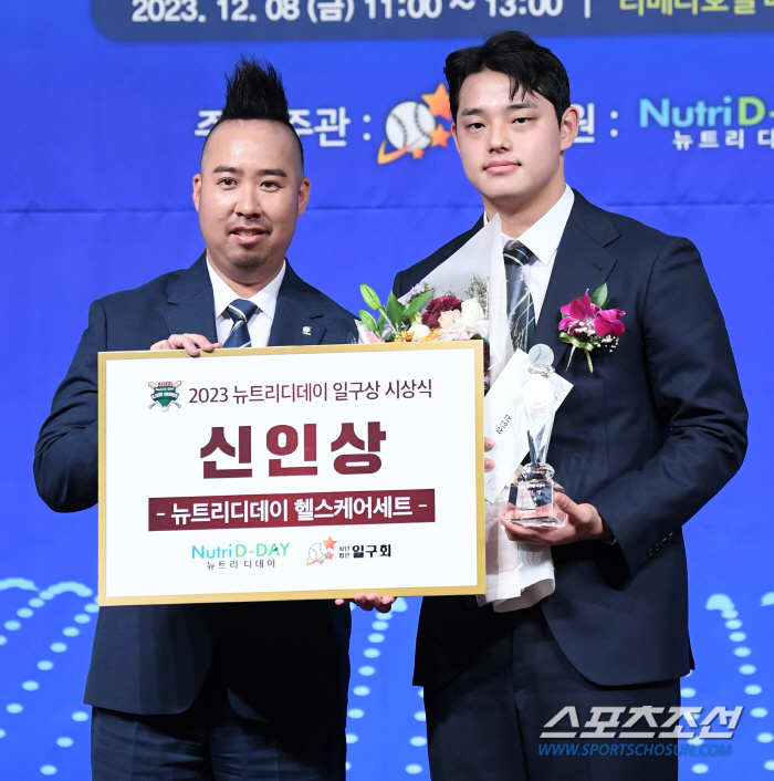 '후배 성장이 뿌듯한 선배' 160km 강속구 신인왕 문동주, '진심으로…