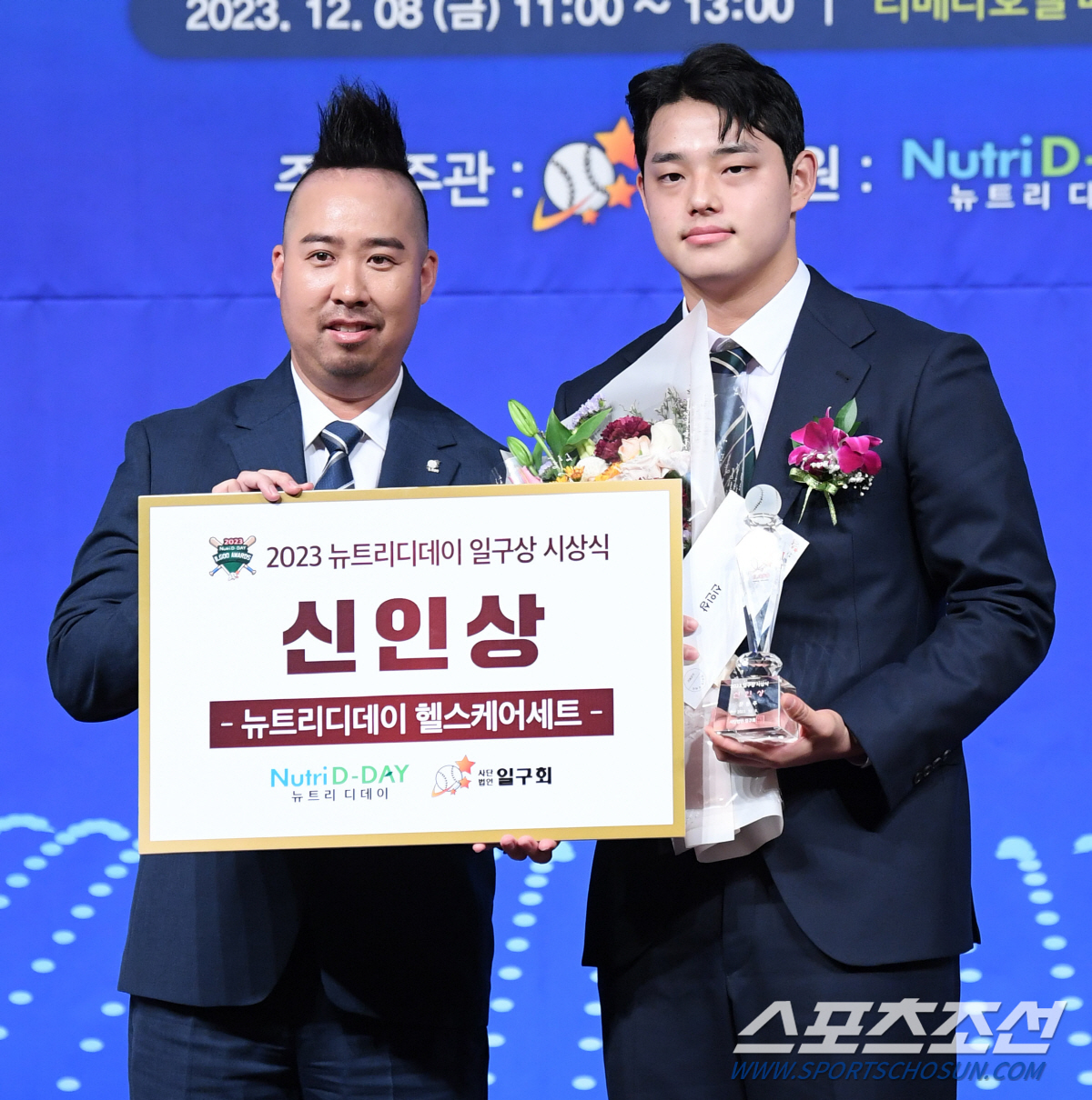'후배 성장이 뿌듯한 선배' 160km 강속구 신인왕 문동주, '진심으로…