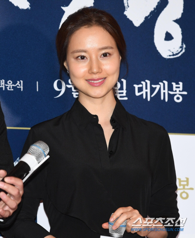 이선균 마약 논란 여파..문채원 'SBS 연기대상' 첨석여부에 쏠린 관심…