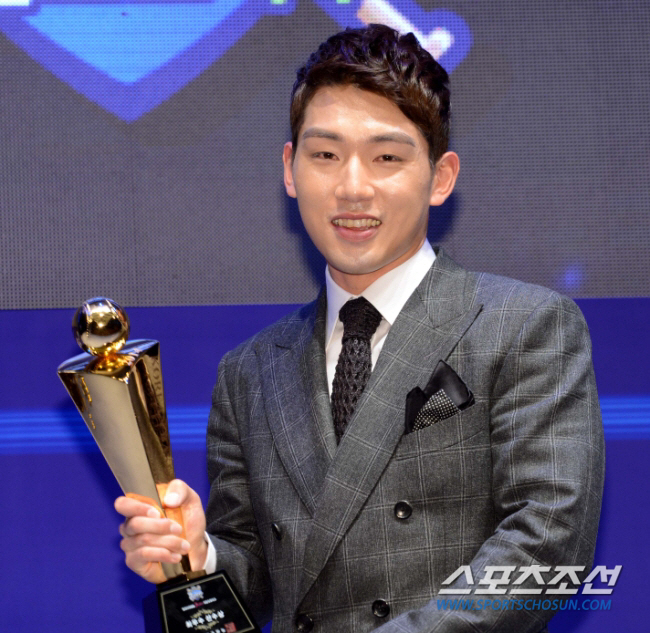 '전대미문 200안타 MVP' 서건창이 마주한 냉혹한 현실...'어머니 …