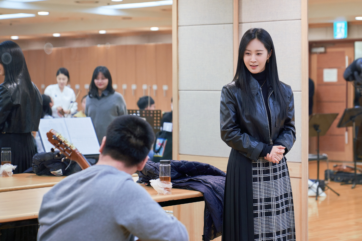 "기부→멘토 활약" 권유리, 2023년도 선한 영향력 빛났다…꾸준한 선행