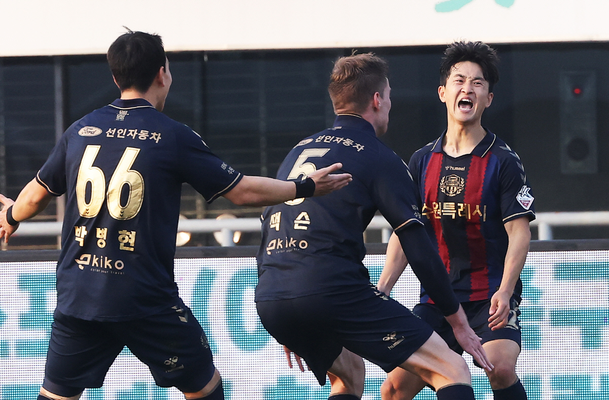'1-2→6-4' 역대급 120분 혈투 끝 대역전·잔류 드라마 쓴 수원F…