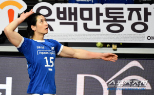'꽁지머리 질끈-주먹은 불끈' 문성민 체제 '셧아웃 승리로 6연패 탈출' [안산 현장]