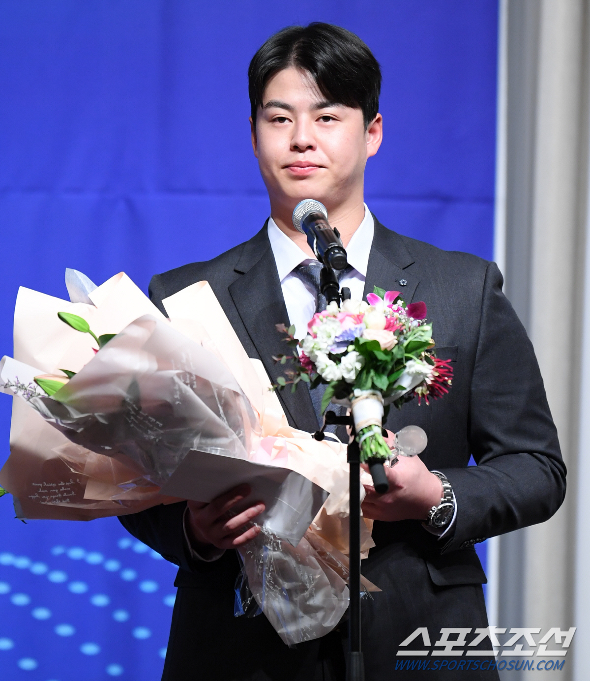 '이대호 선배께 사인 배트 선물하겠다' 2000년생 최초 홈런왕 노시환의…