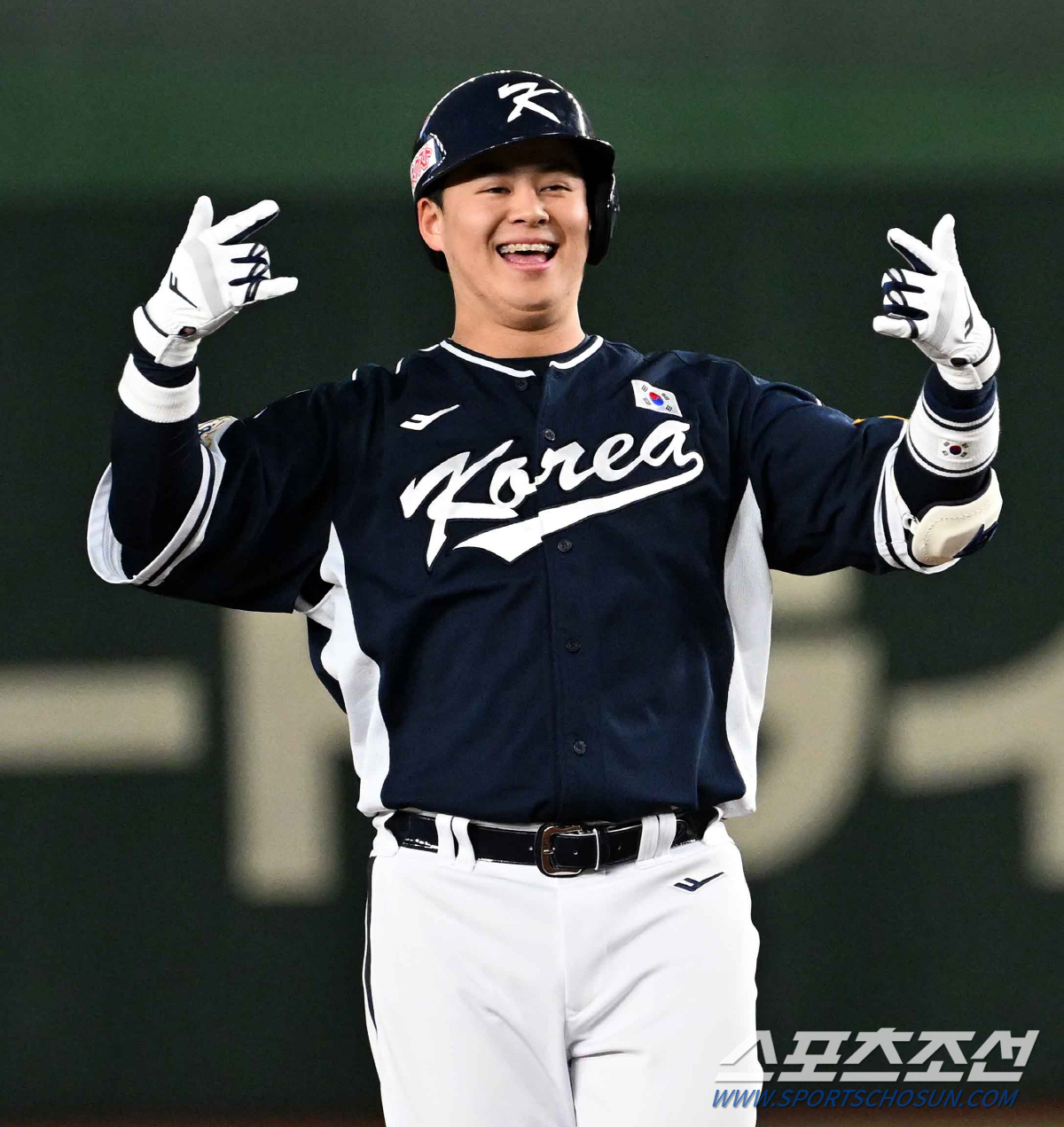 '이대호 선배께 사인 배트 선물하겠다' 2000년생 최초 홈런왕 노시환의…