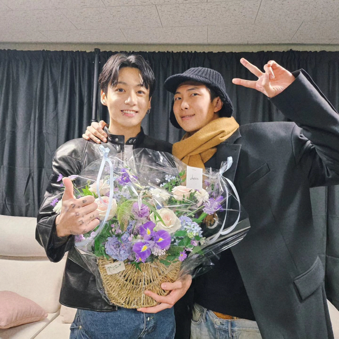 "잠시만 안녕" BTS 뷔·RM, 오늘(11일) 입대..삭발+편지로 '작…