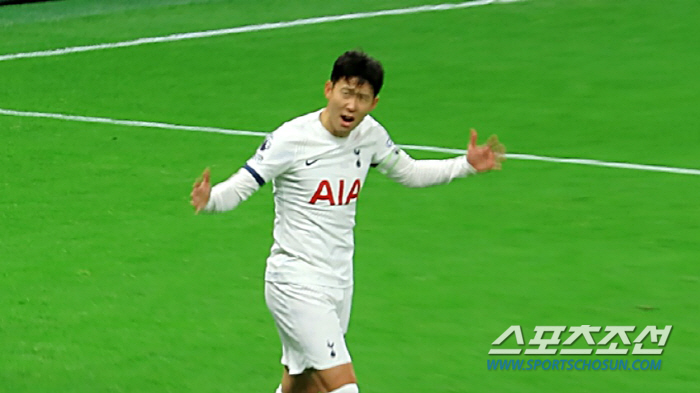 [토트넘Live]'손흥민 도움 2개' 토트넘, 뉴캐슬에 2-0 리드 전반…