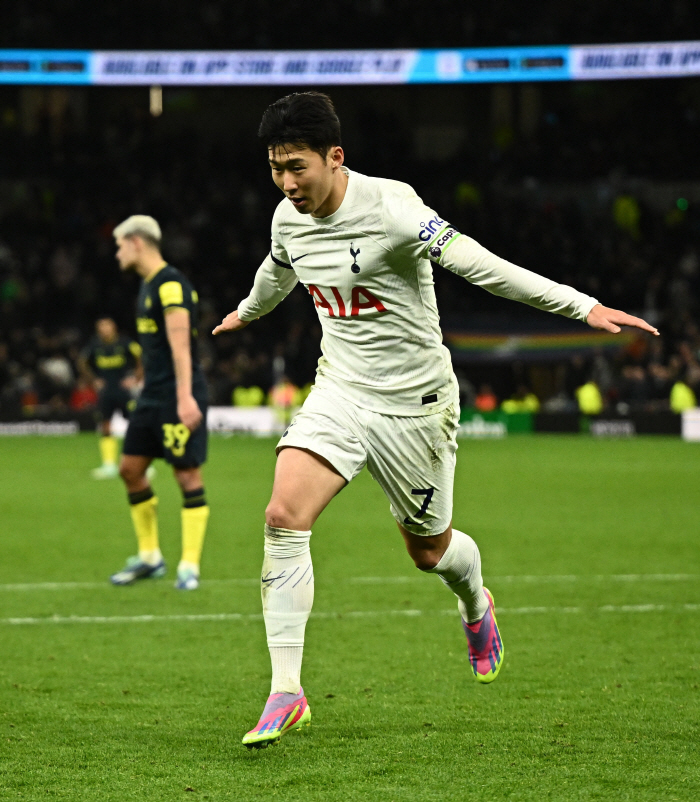 '케없손왕' EPL 113골 중 페널티로 달랑 2골 말이 돼?…SON,케…