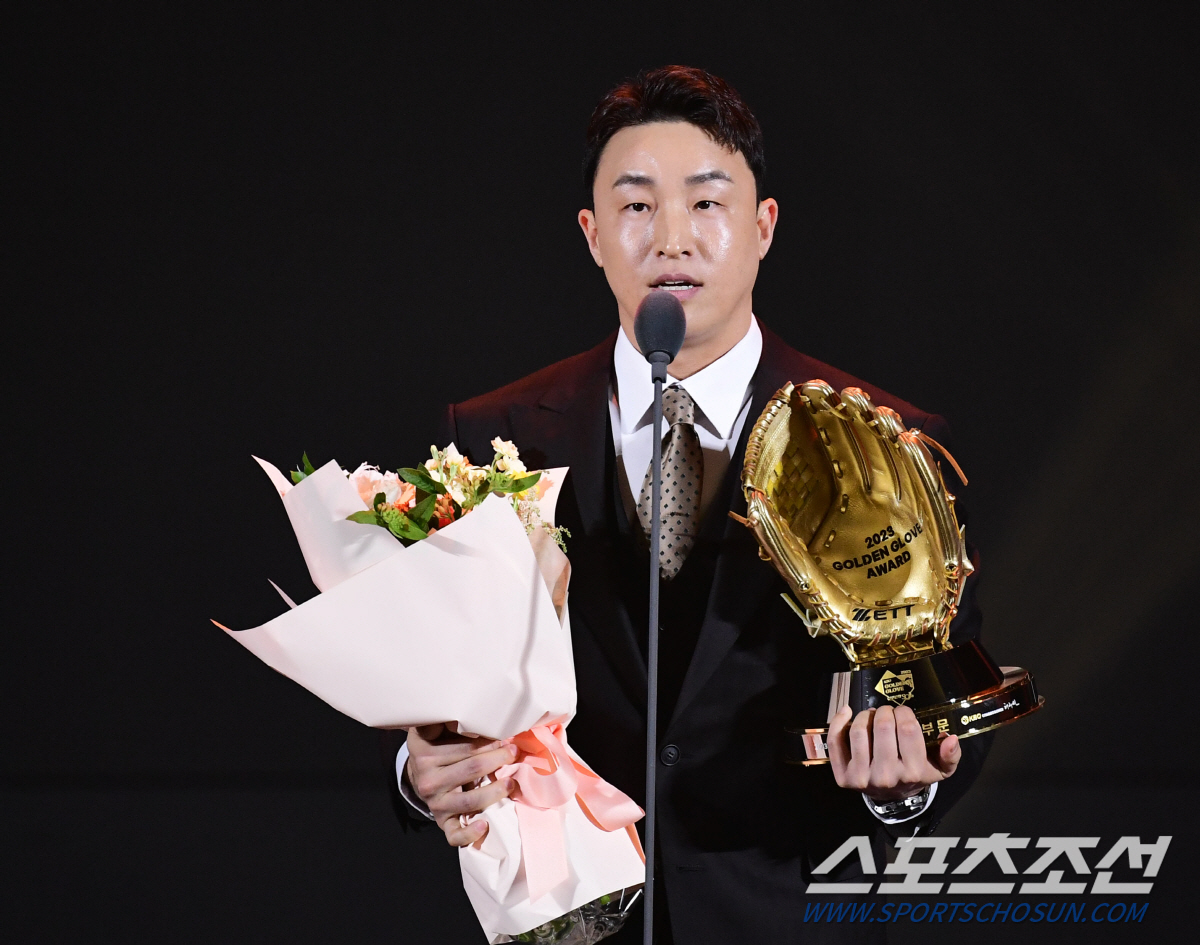 '87.6% 득표' 손아섭, 데뷔 첫 DH 골든글러브 수상 '외야수 포함…