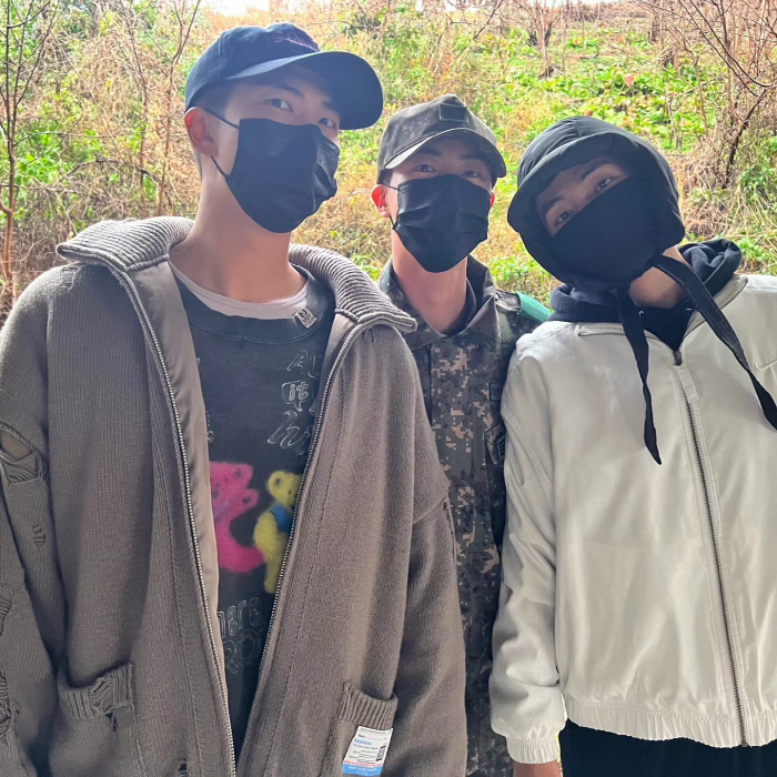 '입대D-1' BTS 지민, 까까머리 공개 "정국이와 동반 입대, 의지 …