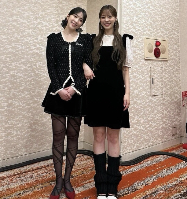 박규리 빠진 카라, 한승연→허영지 끈끈한 우정 과시 연말 파티 '눈길'