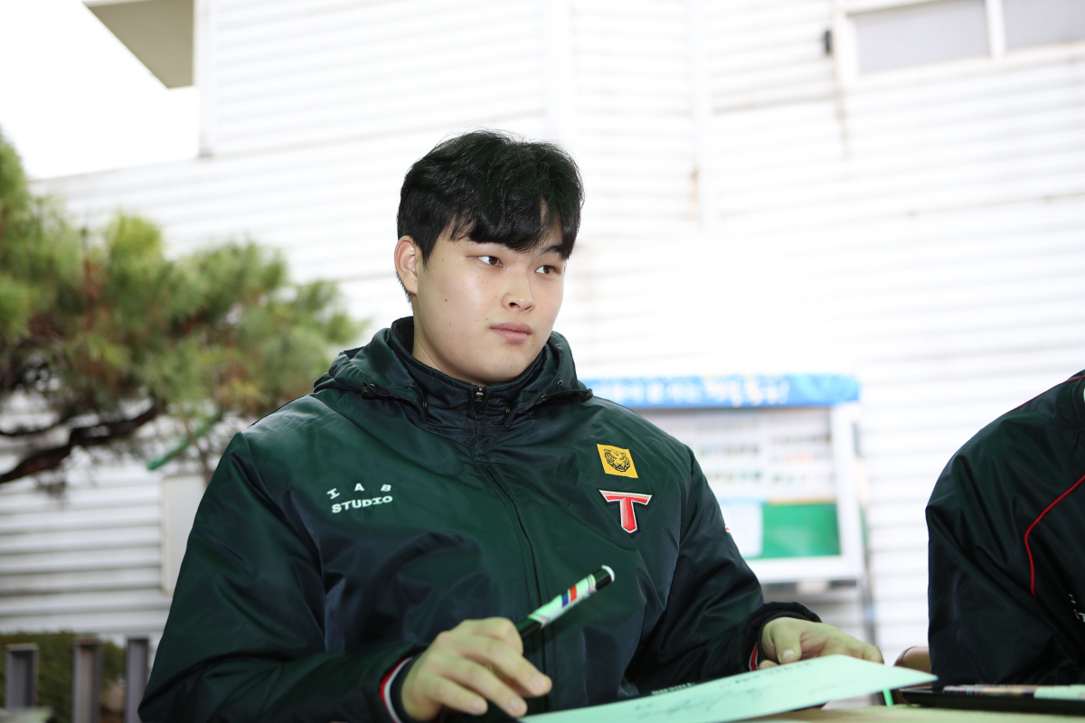 올해도 이어진 나눔…KIA, 연고지 기초수급가정에 '사랑의 쌀' 3톤 전…