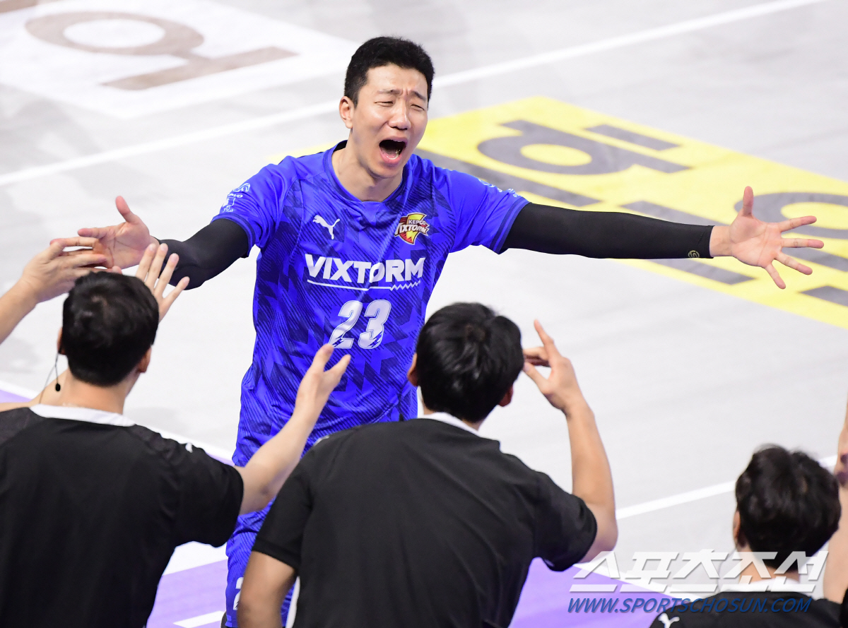 '김연경-신영석 최다 득표+양효진 15번째 선정' V리그 올스타 선수 명…