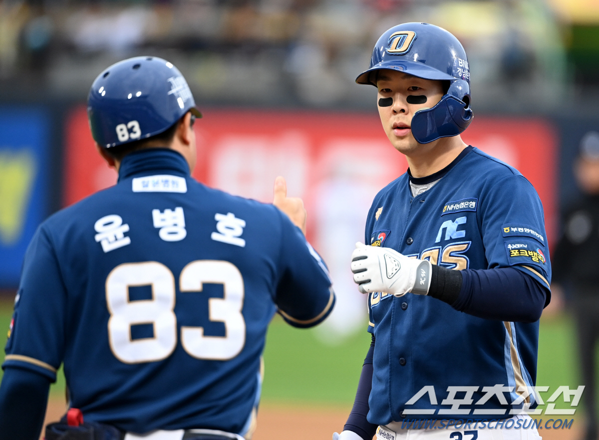 "캡틴 축하하면 된다" 쿨하게 찾아온 14시즌 빈손 최고 외야수, '박민…