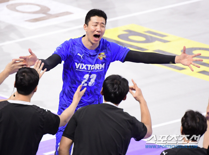 '김연경-신영석 최다 득표+양효진 15번째 선정' V리그 올스타 선수 명…