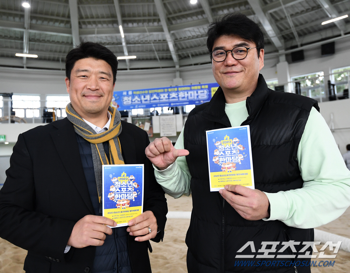 "으랏차차!K씨름" 세기의 라이벌,이태현X황규연이 제주 청스한 모래판에 …