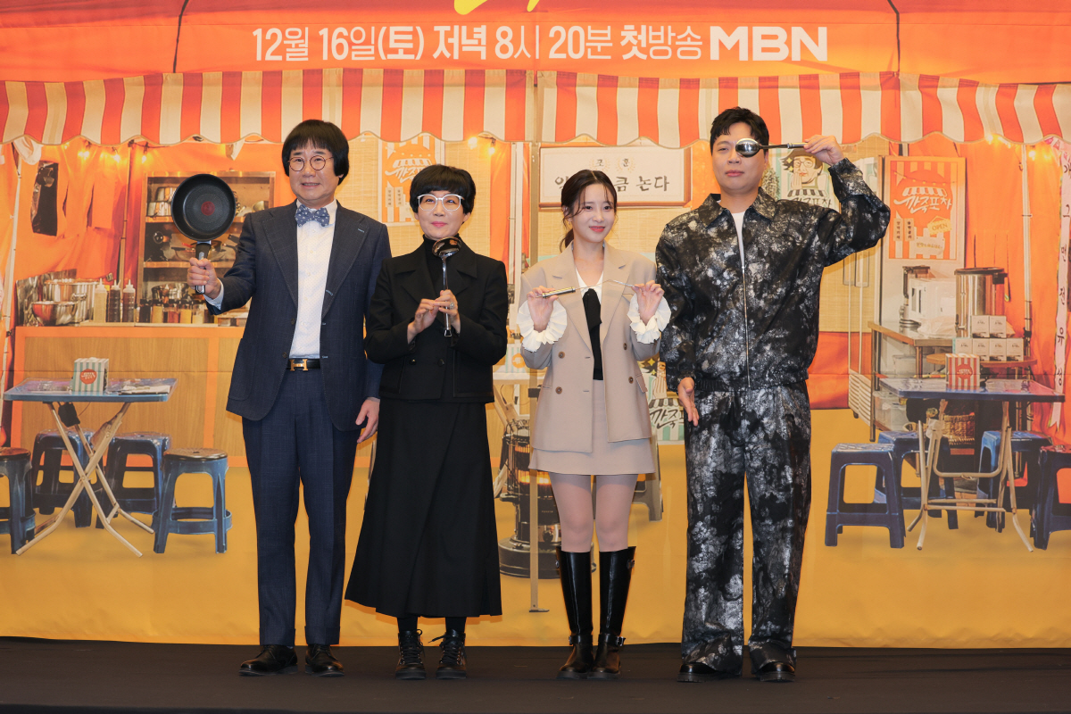 [SC현장]"다 이혼하고 우리만 살아남아"…최양락♥팽현숙, 잉꼬부부가 운…
