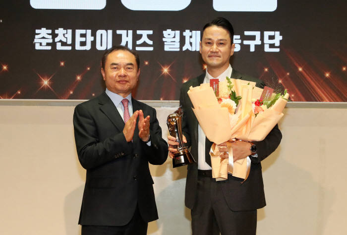 '춘천 창단 첫 통합우승 견인'조승현 MVP-조동기 감독 감독상...신인…
