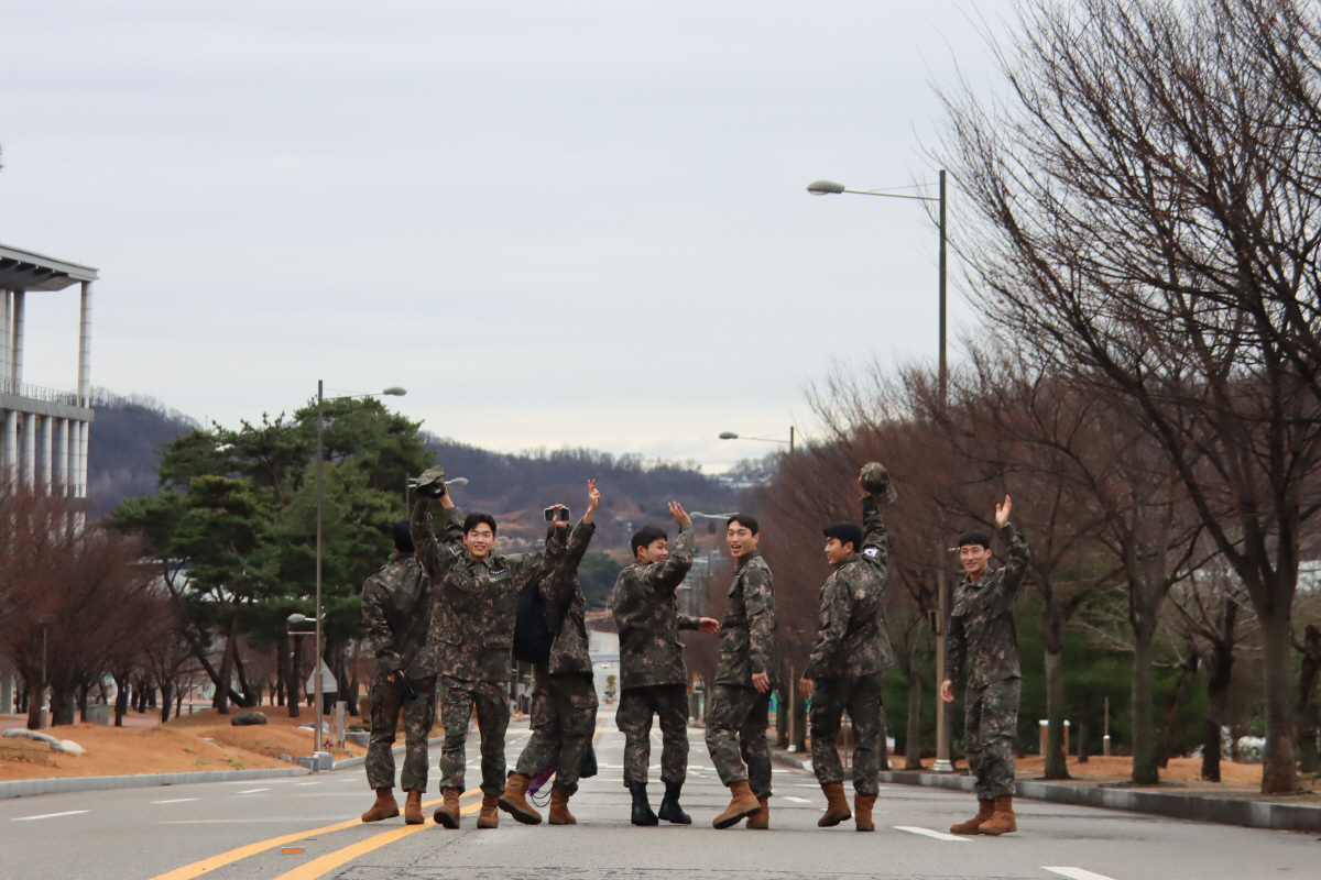 '제대→훈련소→군무원 당직' 김천 상무, 조용하고 잠잠한 '승격팀'
